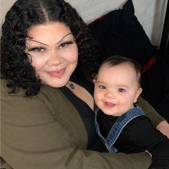 Meet your Posher, Tiarra - Picture 1 of 1